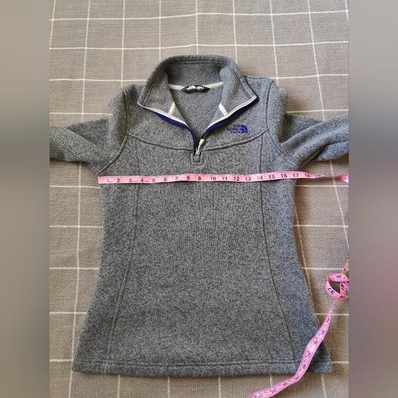 The North Face Pullover Fleece Quarter Zip Sweater - Picture 3 of 8